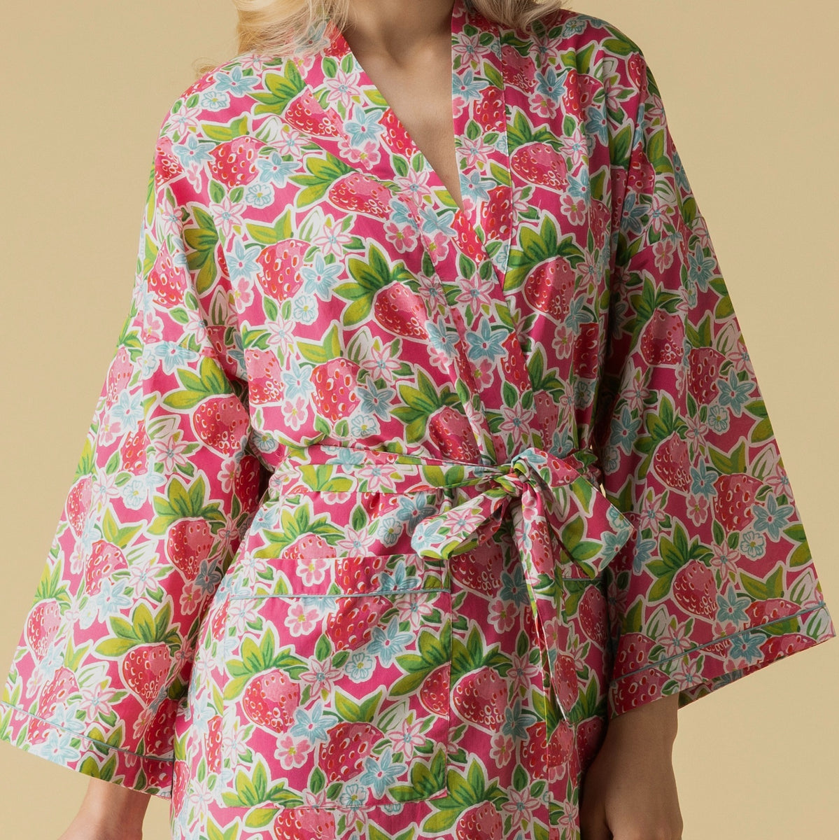 Very Strawberry Short Robe – Kochi Stores
