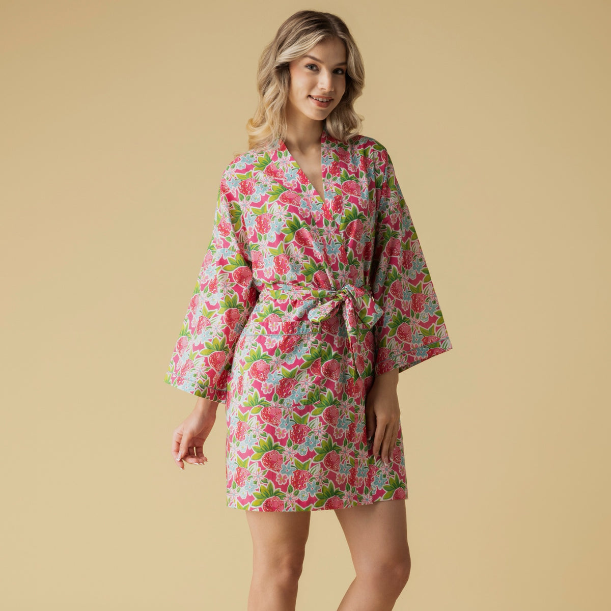 Very Strawberry Short Robe – Kochi Stores